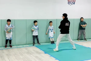 篮球赛事中的团队合作训练为何如此重要:策略与实践的深度剖析